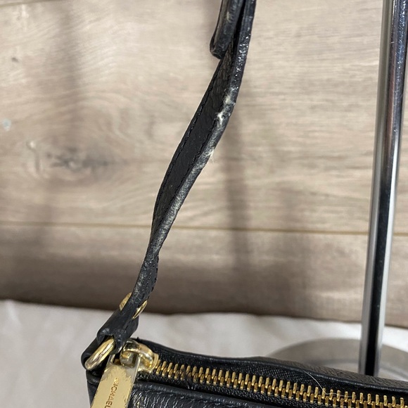 Micheal Kors black and gold tone leather crossbody - Picture 5 of 10